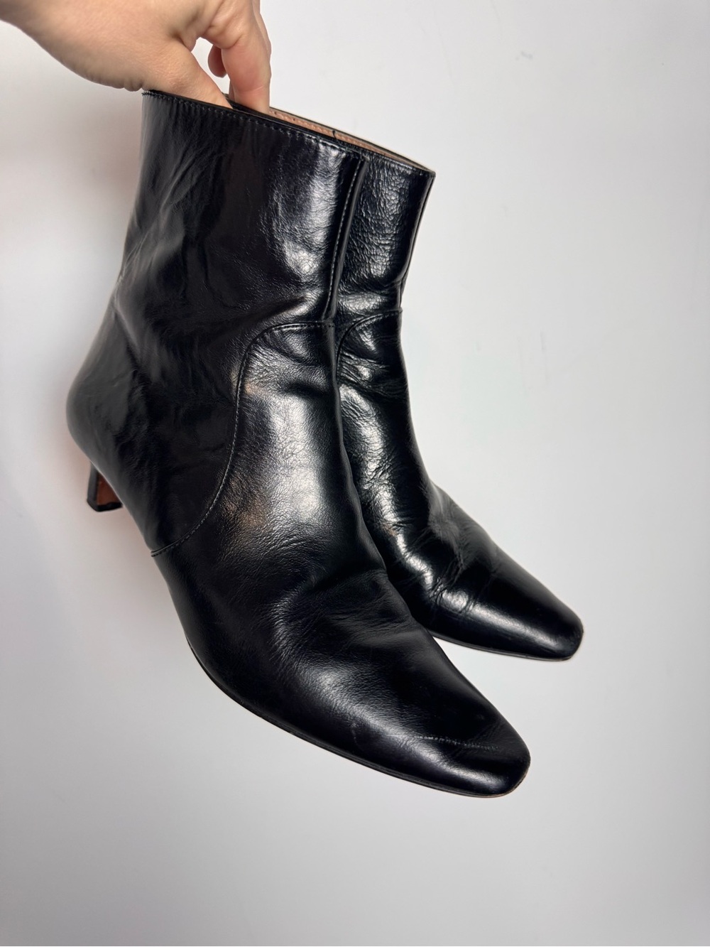Madewell The Dimes Kitten-Heel Boot in True Black - Picture 3 of 11